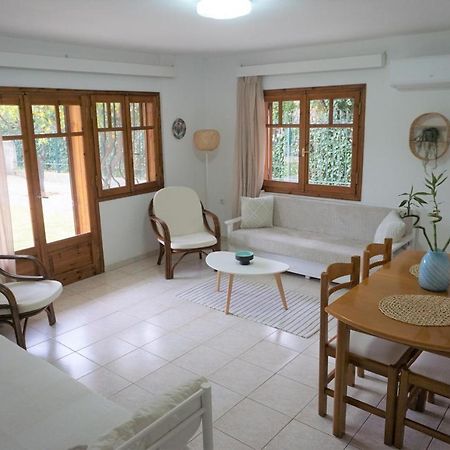 Small Theater Apartment Epidaurus エクステリア 写真