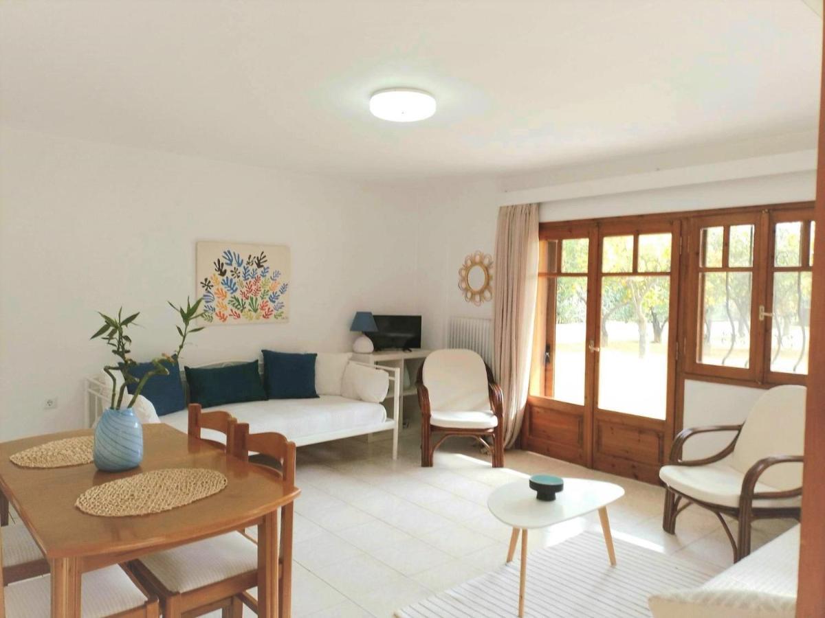 Small Theater Apartment Epidaurus エクステリア 写真